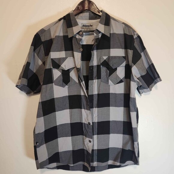 Ablanche Button Up - Picture 1 of 3